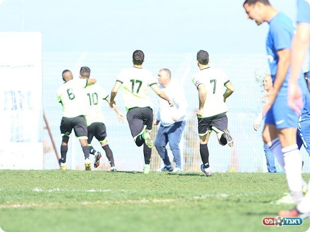 חן ידען חוגג שער מוקדם (עודד חסין)